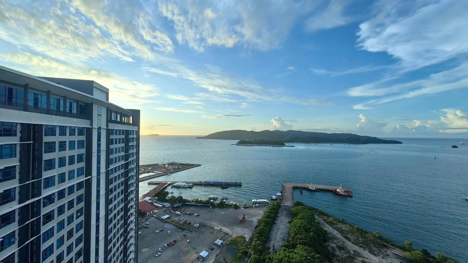 Jesselton Quay Area Kk City New Modern By Wj Homestay Kota Kinabalu Apartment
